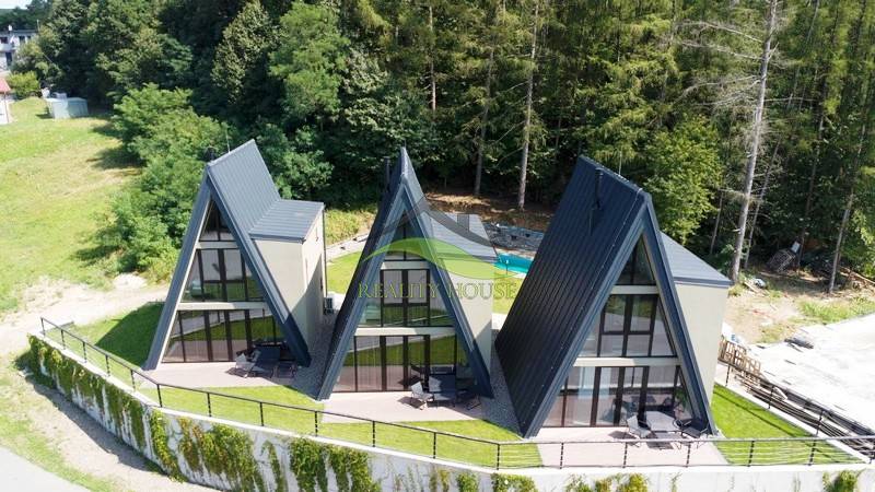 Samozrejme, rád vám pomôžem s prekladom. Prosím, poskytnite text, ktorý chcete preložiť do maďarčiny.