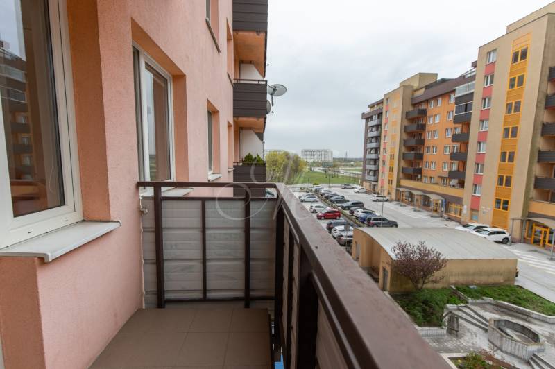 Erkély egy kétszobás lakásból a Vyšehradská utcában, Pozsony - Petržalka.