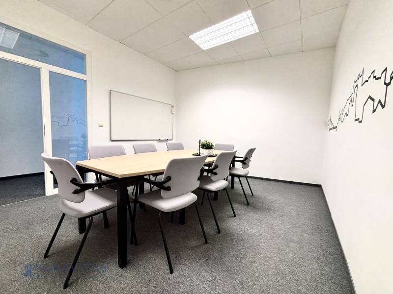 Sajnálom, ale potrebujem vedieť, čo konkrétne chcete preložiť do maďarčiny. Prosím, poskytnite text, ktorý chcete preložiť.