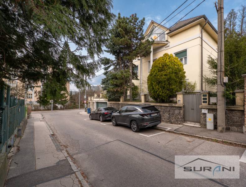 Ospravedlňujem sa, ale text, ktorý ste poskytli, nedáva zmysel a obsahuje viaceré nejasnosti a chyby. Mohli by ste ho prosím objasniť alebo poskytnúť viac kontextu? Rád vám pomôžem s prekladom, ak mi poskytnete jasný text.