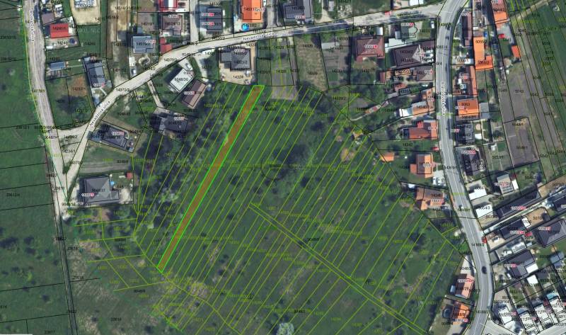 Légi felvétel a zohori lakóterületekről telekszámokkal.