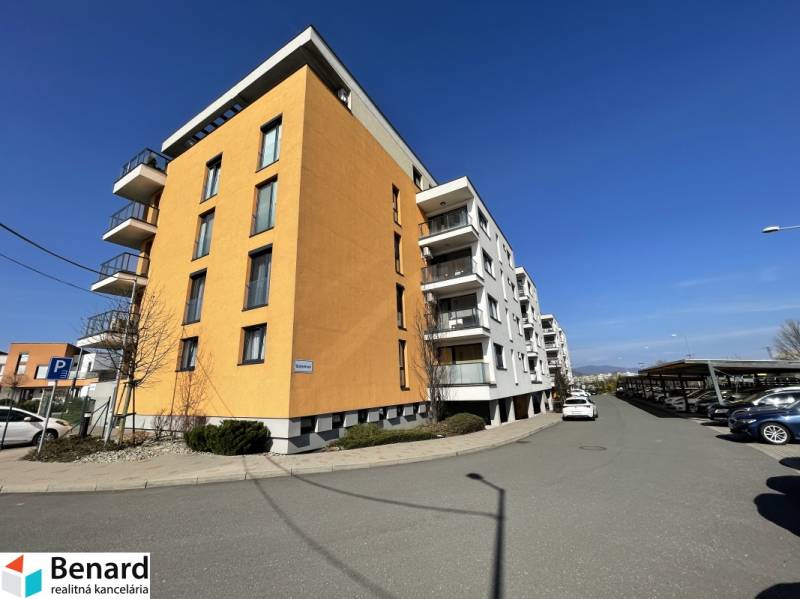 A Borievkova utcai lakóház 2 szobás lakásokat kínál Kassán, Felsővály városrészben.