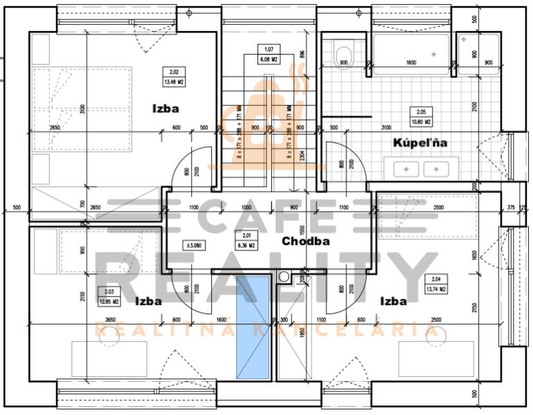 Lakás alaprajza három szobával, fürdőszobával és folyosóval, telek - lakhatás.