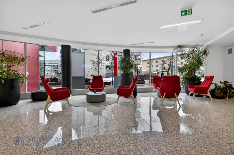 BBC_1_recepcia_sedenie