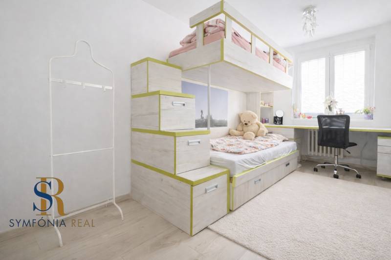 Detská izba s poschodovou posteľou.png