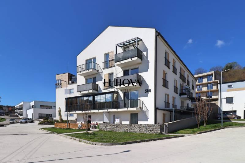 A Streženice utcai lakóház Púchovban különféle lakhatási lehetőségeket kínál.