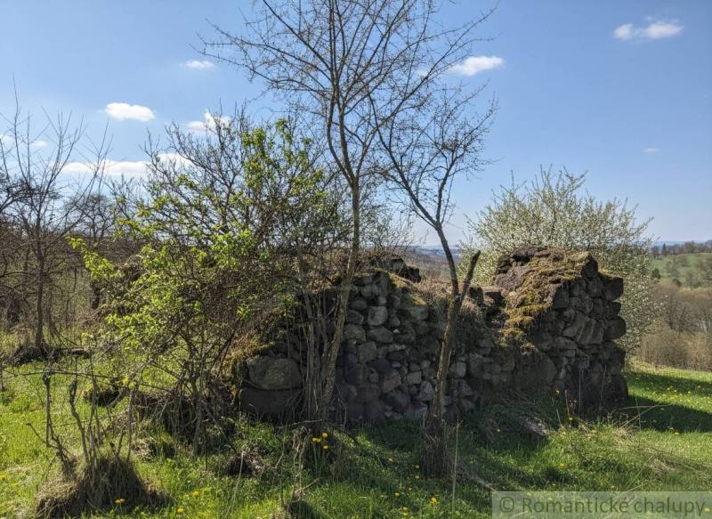 Kőromos rom természet által körülvéve, ideális lakóterület Krupinában.