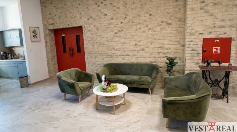 Samozrejme, pošlite mi text, ktorý chcete preložiť do maďarčiny.