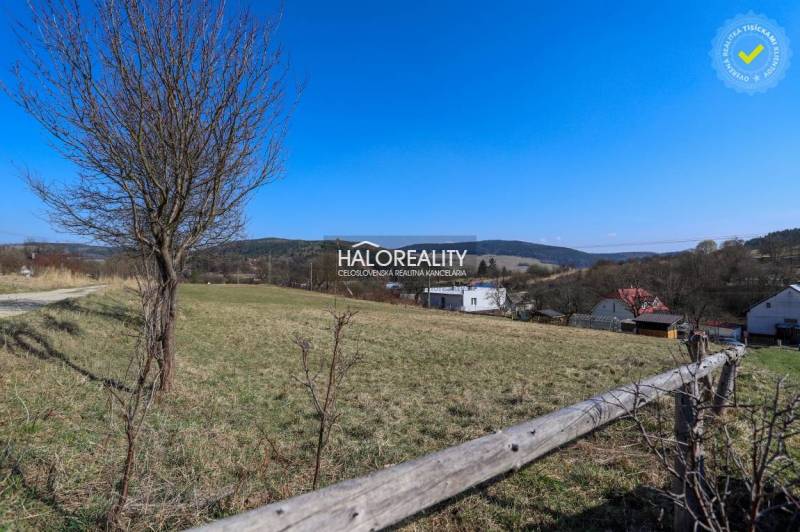 Telkek - lakóhely Papradnóban, kilátással a környező tájra és természetre.