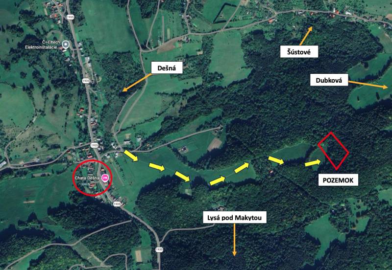 Lysá pod Makytou mezőgazdasági és erdészeti területeinek légi felvétele, térképi pontokkal jelölve.