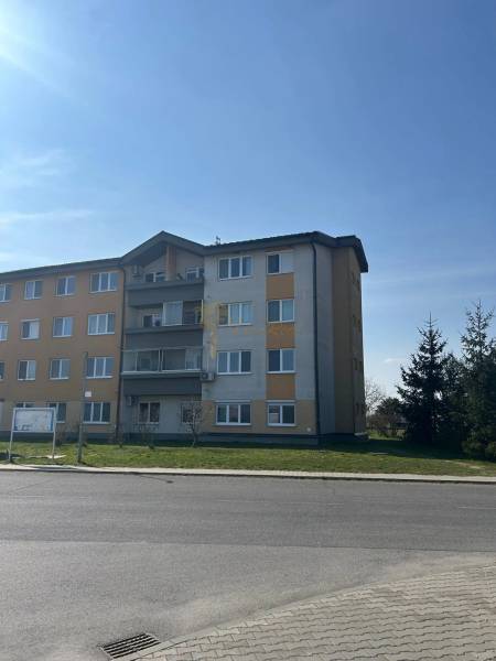 M.R.Štefánik utca lakóháza, 3 szobás lakás, Most pri Bratislave.