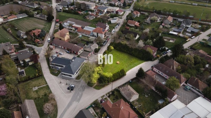 Légi felvétel a Kráľovičové Kračany-i lakóövezetre alkalmas területről.