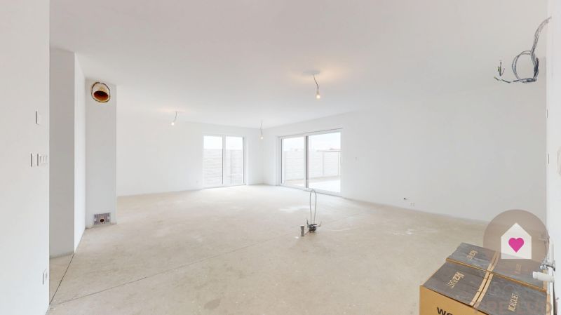 Predaj 4izbovej modernej novostaby RD s tep. čerpadlom garážou a veľkým pozemkom v Dunajskej Strede