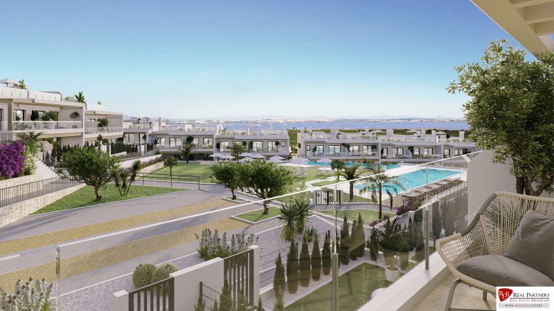 2 szobás lakás Torreviejában, kilátással a medencére és a zöldövezetre.
