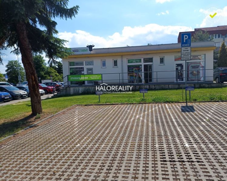 Kereskedelmi helyiségek Zsarnóban parkolóval és természetes környezettel.