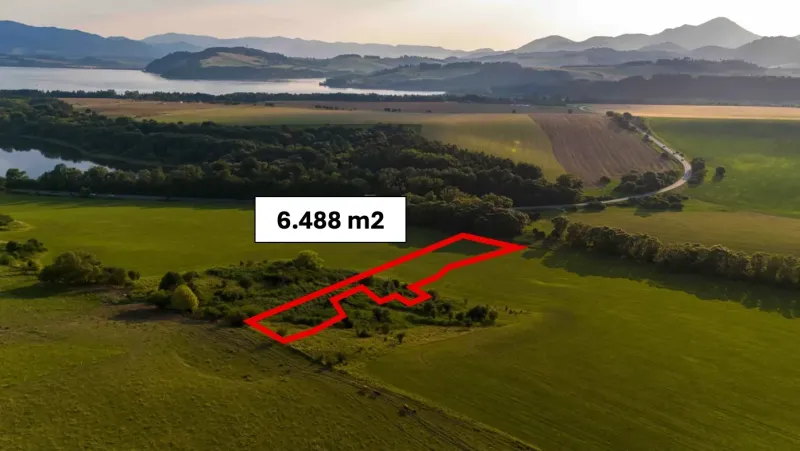 Különleges ingatlanok panorámája Liptovský Trnovecben, 6 488 m² területtel.