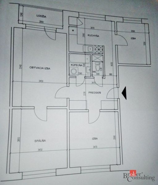 4 szobás lakás alaprajza konyhával, fürdőszobával, WC-vel és lodžiával.