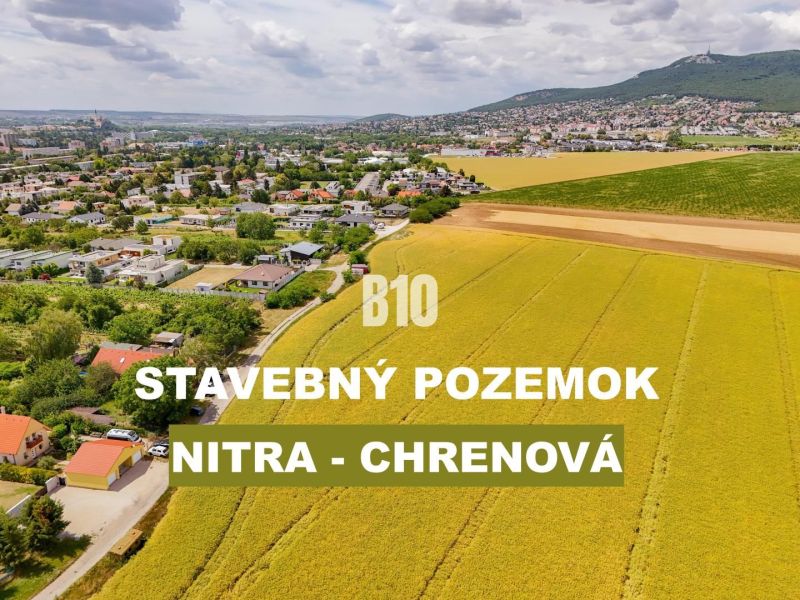 Építési telkek lakóövezeti célra Nyitrán, Chrenová városrészben, infrastruktúrával és természeti környezettel.