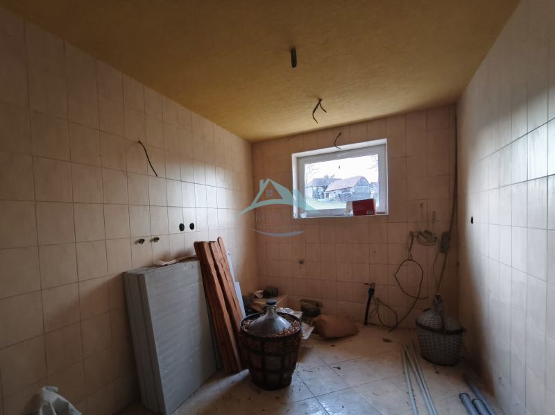 Je mi ľúto, ale potrebujem text, ktorý chcete preložiť do maďarčiny. Mohli by ste mi ho poskytnúť?
