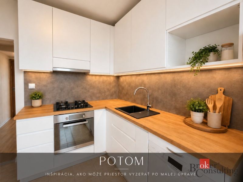 Konyha egy háromszobás lakásban asztallal, fehér szekrényekkel és kényelmes főzőtérrel.