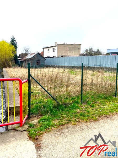 Telek Kassán, Šaca városrészben, a Jarková utcában lakhatásra.