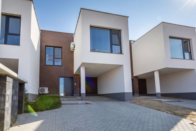 Családi ház a Košice Lorinčík városrészében, a Na Košarisku utcában, tágas terasszal.