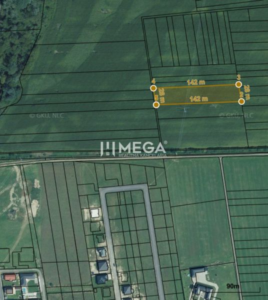 Légitérkép mezőgazdasági és erdészeti területekről Lackovce településen, a Lackovce utcában.