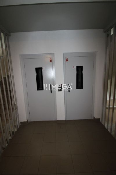 Két lift a Palárikova utcai lakóházban, Sninában.