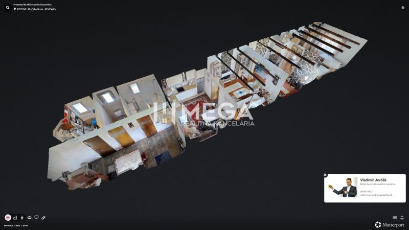 Családi ház belső 3D vizualizációja különböző szobákkal és bútorokkal.