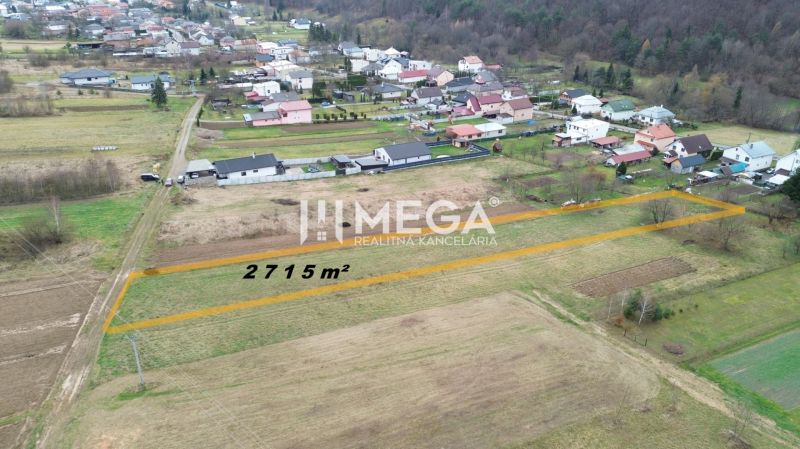 Telek - lakóterület 2715 m²-es alapterülettel, elérhetőség Zemplínske Hámry-ban, környező természet.