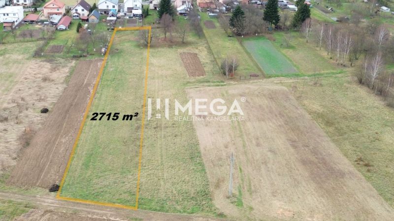 Panorámás kilátású építési telek Zemplínske Hámry-ban, lakhatásra alkalmas, területe 2715 m².
