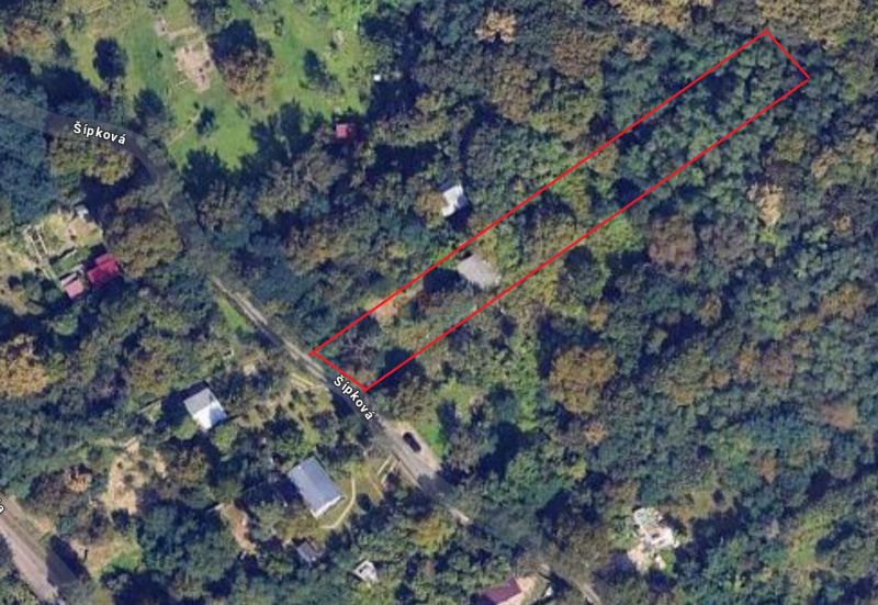 Légi felvétel a Šípková, Záhrady, Kassa - Krásna városrész területén található parcelláról.