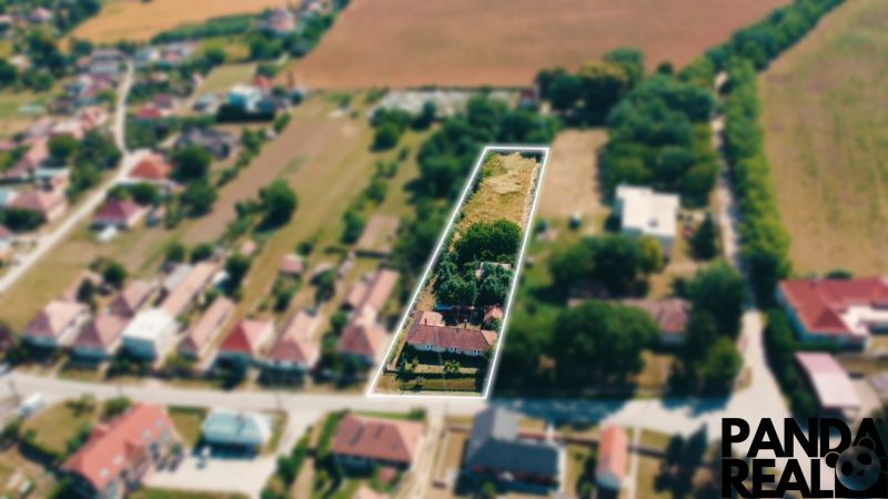 Telkek - lakóövezet Csermánban, kilátással házakra és zöldövezetre.